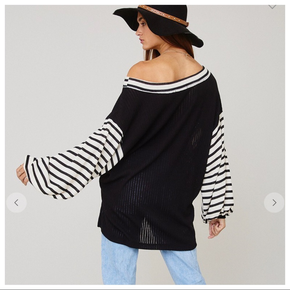 ✨LAST ONES✨Fabulous neck striped tunic top - Picture 3 of 6